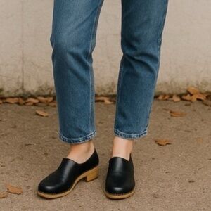 Dansko black leather Marisol clogs Size 40 EU 9.5-10 US Comfort shoes Slip ons